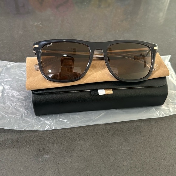 Boss Sunglasses - Picture 1 of 2